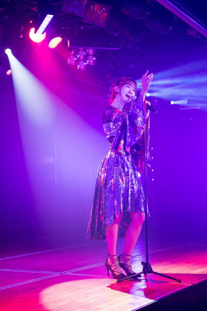 AKB48「今までで一番ハードな劇場公演」がスタート　向井地美音は東スポ記者の質問に「ブルマで滝行」を公約 8枚目