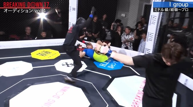 右ハイキックで衝撃KO