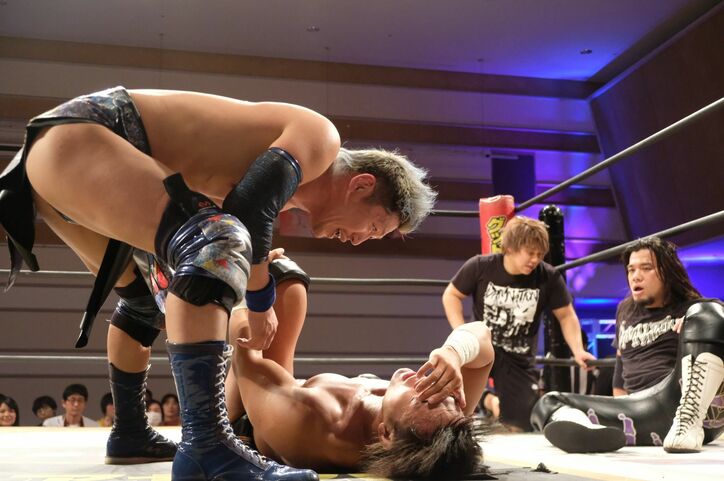 激動のKO-D無差別級王座、NYでベルト奪取の遠藤哲哉に大石真翔が心理戦