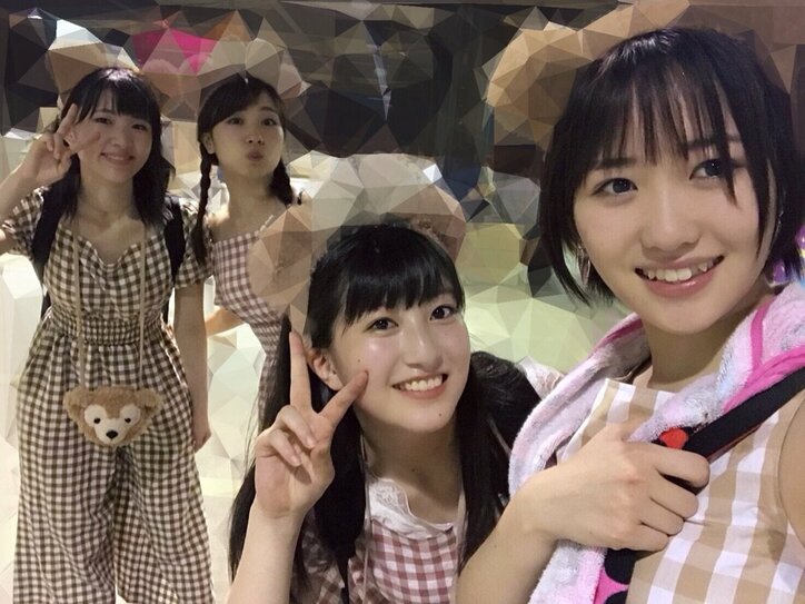 モー娘 羽賀朱音 工藤遥らと念願のtds写真に 最高かよ おそろいでかわいい の声 話題 Abema Times