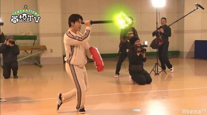 佐野玲於 vs 白濱亜嵐のチャンバラ対決！白熱しすぎてファンタジー対決に！？