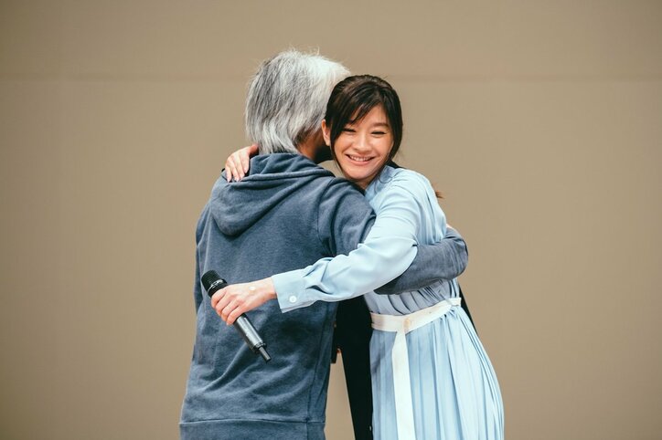 篠原涼子がロケ地・八丈島でのイベントにサプライズ登場『今日も嫌がらせ弁当』