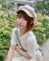 Liyuu、「白ベージュ」コーデのゆるふわ私服ショットにファンうっとり「かわいくないときがない！」