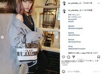 「息を呑むくらい美人」「セクシー＆洗練」山田優の“肩ちらり”なモノトーンコーデにファン歓喜