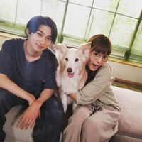 横浜流星＆川口春奈、犬の“こうじ”との“密着ショット”を公開 「可愛いの大渋滞」「幸せのお裾分けありがとう」の声