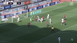 「ファウルだろ」「VAR寝てるのか」シュートミスorファウル？ド派手な決定機逸もVAR介入なしに疑問の声「PKだった気がするけどな」