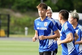 日本代表が背番号を発表！　初招集の伊藤洋輝は「26」、「15」は三笘薫に