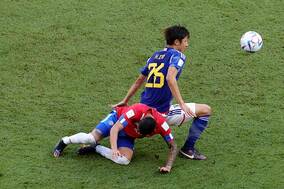 【W杯】なぜ伊藤洋輝は“バックパスマシン”に？　消極的プレーを生んだ“引き分けOK”の認識