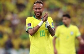 完成度高め！ブラジル観客席に現れたネイマールのそっくりさんに周囲の観客が殺到