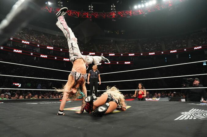 元体操の美女レスラー、“異次元”の動きを連発 驚異の身体能力でファンを魅了 5枚目