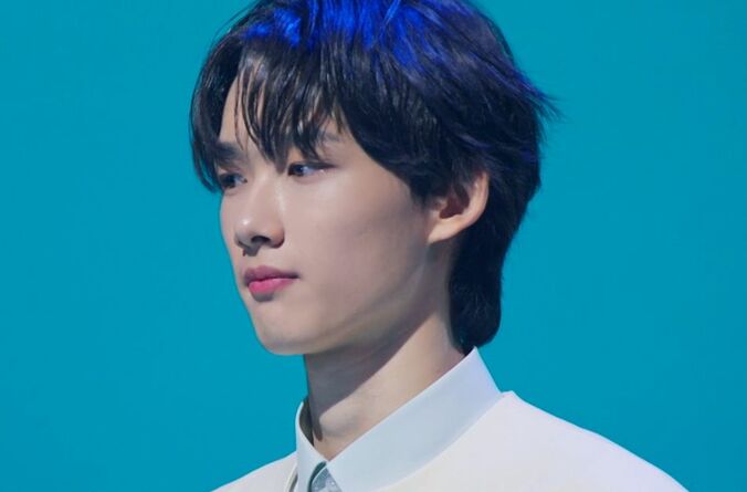 イケメンすぎて「びっくりした」初対面の練習生たちが二度見するほど！最後に登場した高身長練習生、会場の視線を奪う 2枚目