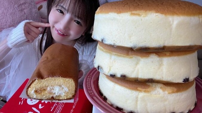 もえあず、“夢のホール食い”を実現「この食べ方が基本やと思ってる」 1枚目