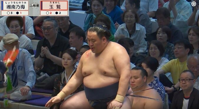 鉄人・玉鷲、まさかの出血アクシデントも土俵際で驚異の逆転劇「なんだあの41歳!?」館内やんやの喝采 4枚目