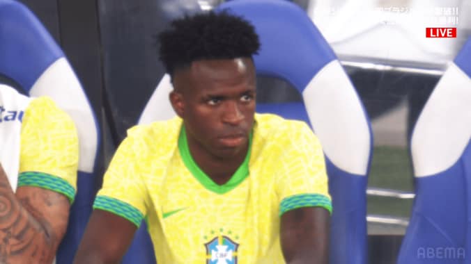 「ヴィニにこの顔させる日本えぐいわ」ブラジル代表エースの“険しすぎる表情”にSNS騒然！「マジで信じられんって感じ」「泣きそう」サッカー王国が森保ジャパンに初黒星 3枚目