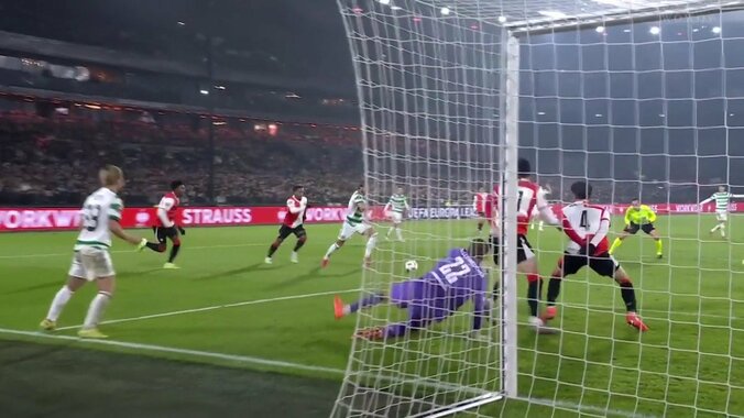 【映像】超精密ピンポイントパスでアシスト