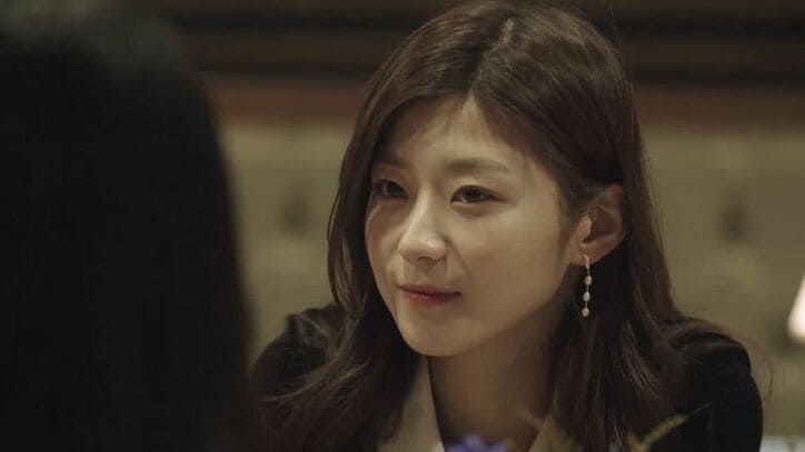 新メンバー・大人系イケメンの登場に女子たちがどこかソワソワ…落ち着かないディナーに