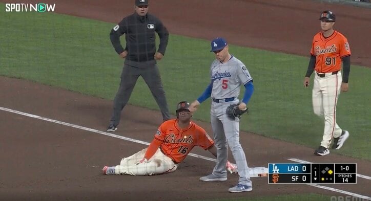 【写真・画像】打者がイライラ爆発！ 山本由伸、鬼制球で“異変”「八つ当たりw」見逃し三振でバットぶん投げ→様子がおかしくなる「完全に入ってる」　1枚目