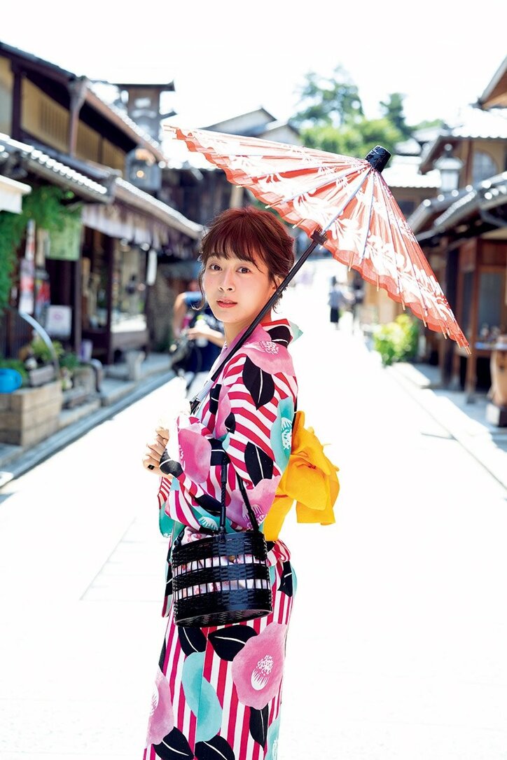 AKB太田奈緒が初水着「ガウン脱ぐ瞬間が恥ずかしかった」