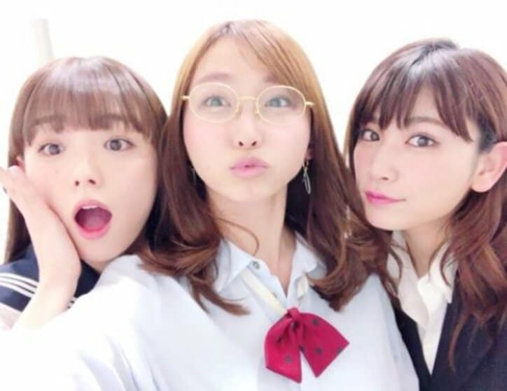 久松郁実、吉木りさ・篠崎愛と制服3ショット公開「現役でもイケる」「お似合いです」