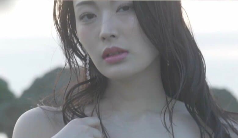 元客室乗務員グラドル・風吹ケイ、人気芸人に本気で片想い「体の相性がどうであれ受け入れられるほど好き」