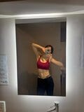 熊田曜子、腹筋あらわな自撮りショット披露「今日もしっかり朝練して」