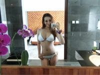 窪塚洋介の妻・PINKY、産後3ヶ月とは思えないビキニ姿を披露「クビレにうっとり」