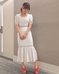 柴田阿弥、爽やかな白のワンピース姿を披露し「清楚で上品」「白もお似合いですね！とても素敵です」の声