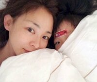 SHIHO、娘とパリへ2人旅　寝起きの“すっぴん2ショット”公開