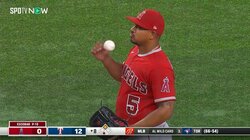 遅すぎて逆に打てない！ 大量失点のエンゼルスに救世主が“爆誕” 敗戦処理野手の“超”スローボールにレ軍切り込み隊長がまさかの沈黙