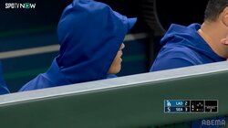 「青ずきんちゃん」で登場？33試合ぶり休養日の大谷翔平、ベンチでの観戦姿も話題「気配消してる」「寒そう」