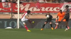 「タキが年間最優秀選手の候補に挙がっていないなんて恥だ」南野拓実のゴラッソを海外ファンも絶賛 「ワールドクラス」「目の保養だ」世界も認める‟New南野”爆誕の瞬間！