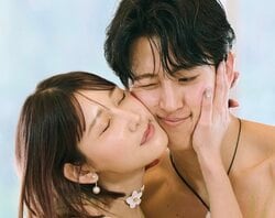極上くびれのBreakingDownグラドルリポーター、お気に入りのイケメンと体を密着させ…「可愛い」