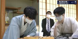 藤井聡太王位、勝てば王位初防衛に「相掛かり」を採用 豊島将之竜王とは3局連続 昼食前に約2時間の大長考／将棋・王位戦七番勝負
