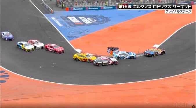 発端は22号車が3号車に接触したこと