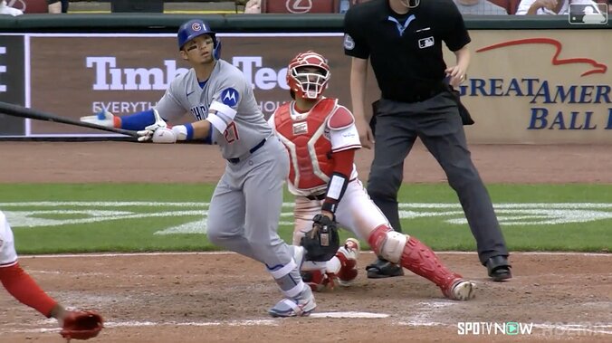 【写真・画像】鈴木誠也の同僚が“信じられないダイビングストップ”　カブス名手の“美技”に本拠地沸騰「MLBで最高のセカンドベースマン」　1枚目