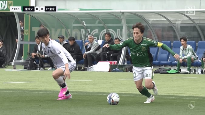 「何その股抜き…」ヴェルディ10番の“お誘いフットサル突破”にファン驚愕！ラモス瑠偉に愛される森田晃樹が元同僚を翻弄「上手すぎて笑う」 5枚目