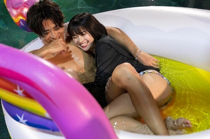 夜のプールで「チューしていい？」 イケメンYouTuber、小悪魔女子のアタックに本音「あれは完全にのめりこまされたね」『シャッフルアイランド Season2』 1枚目
