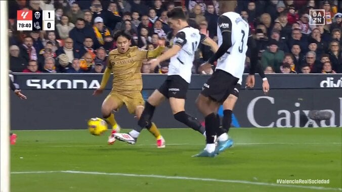 【映像】久保建英、股抜きドリブル→3枚ディフェンス