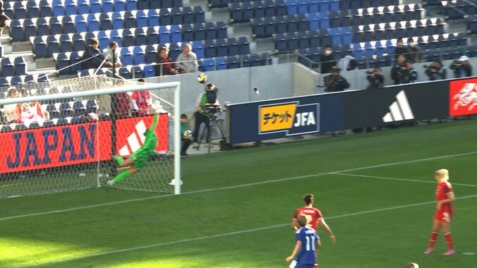 上田綺世かよ！なでしこジャパンFWの“弾丸パワーシュート”にネット騒然「男性並み」「さすが別格やな」スタジアムもどよめき 5枚目