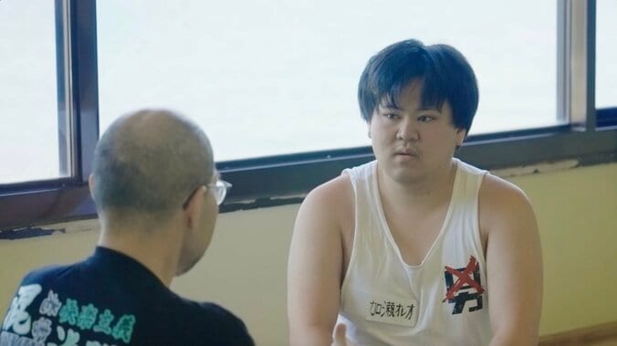 【写真・画像】共同生活2日目で限界の22歳“幼卒”男性を“スーパースター”が鼓舞「負けないでほしい」　1枚目