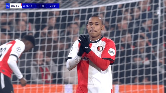 ミラン震撼の無双！“悪魔のウイング”がウォーカー制圧！「もう勘弁してくれ…」「天才か？」急加速ボール奪取→超ロングシュートの一部始終 3枚目