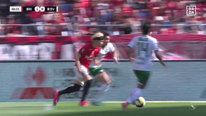 1トップ起用で超覚醒！浦和・松尾佑介、ファン驚愕のキレキレカットイン＆ゴラッソ！「絶好調」「完璧すぎ」鮮やか過ぎるコントロールショットに「ひとりでやってのけたな」 4枚目