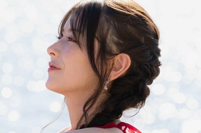 【写真・画像】“小泉今日子の娘役”女優、全員の前で熱烈キス！ 金髪モデルとのカップル成立に「」「」と反響　1枚目