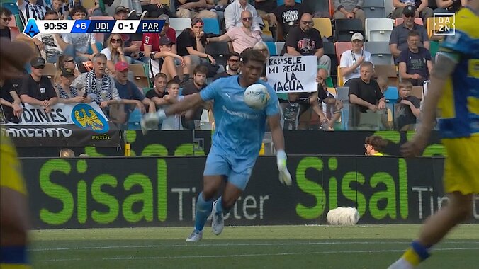 【写真・画像】鈴木彩艶、“神の指”セーブで大ピンチ凌ぐ ビッグプレーで勝利に貢献「パルマを救った」「ワールドクラス」称賛やまず　1枚目