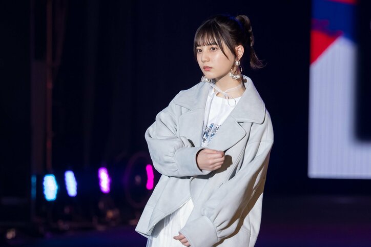 小坂菜緒が美しいうなじを披露！ 日向坂46ファッション誌専属モデル7名が『TGC』に集結