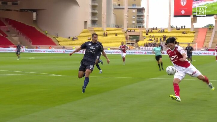 【映像】圧巻の飛び出しから左足ダイレクトクロス