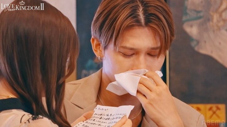 【写真・画像】「怖い怖い怖い！」”神スタイル”童顔美女との音漏れキスの30分後に…！王子様系モデルの衝撃行動にスタジオ騒然　3枚目