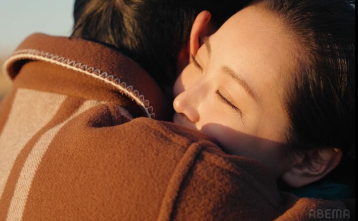 イケメン俳優、別れの直前に元トップアイドルの唇を奪いスタジオ衝撃