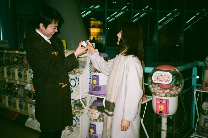 菅田将暉&有村架純がお互いを撮影し合うエモすぎる『花束みたいな恋をした』オフショット
