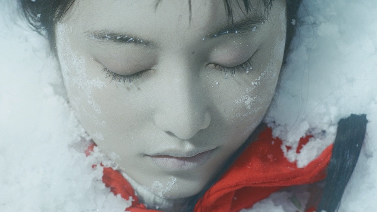 死体役 女性  